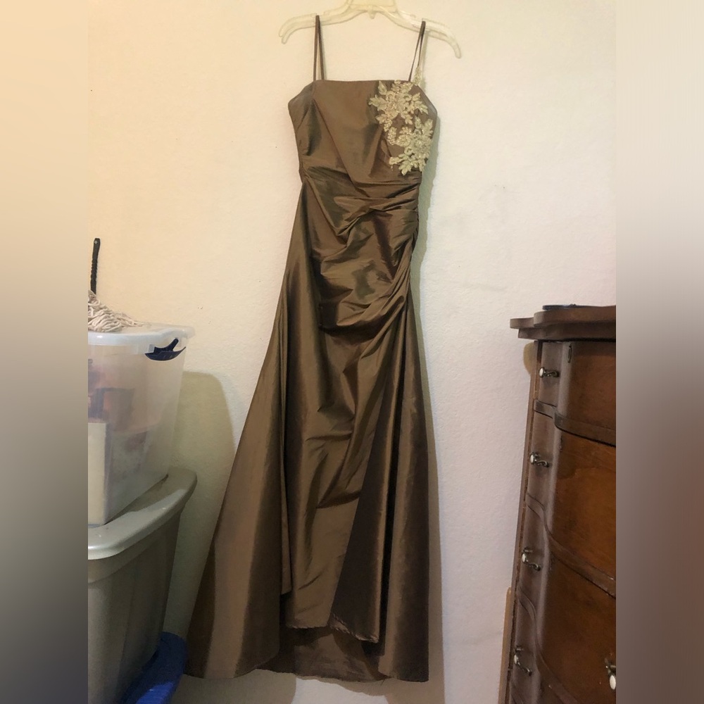 Elegant Gold Appliqué Brown Evening Gown